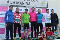 Antonio al pòdium amb el maillot verd