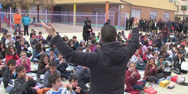 Escola Ausiàs March - Mascletà sense pólvora