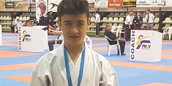 El karateca Álvaro Benita aconsegueix la medalla de bronze a una jornada de la Lliga Autonòmica