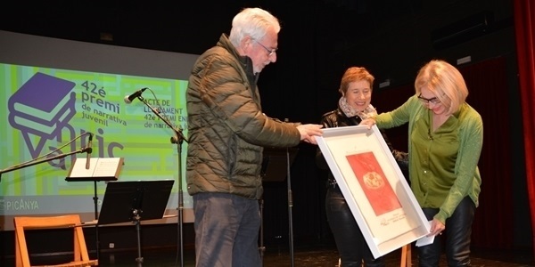 Fàtima Ponsdomènech guanya la 42a edició del Premi Enric Valor de narrativa juvenil